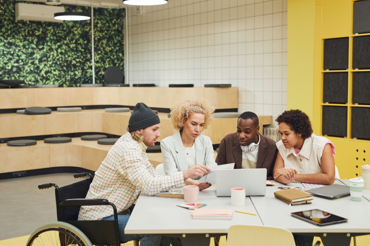 Small sales team assigning an inbound lead to one owner