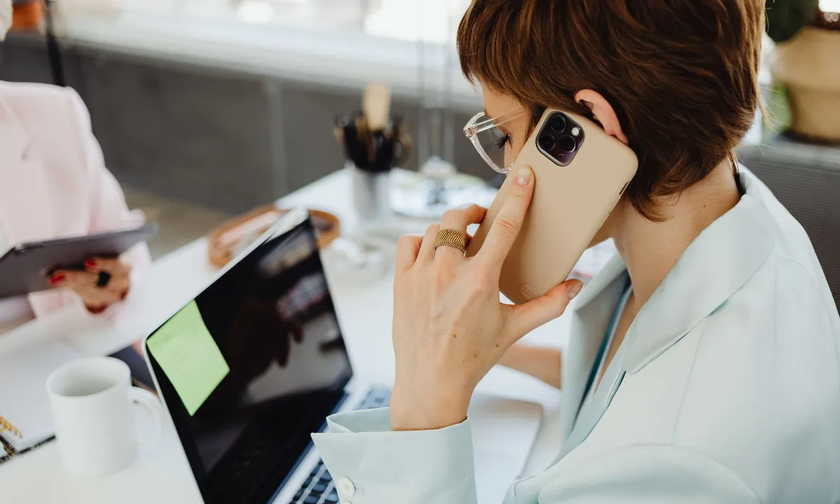 Automatic Missed-Call Text Responses: Setup and Troubleshooting, illustrative hero photograph