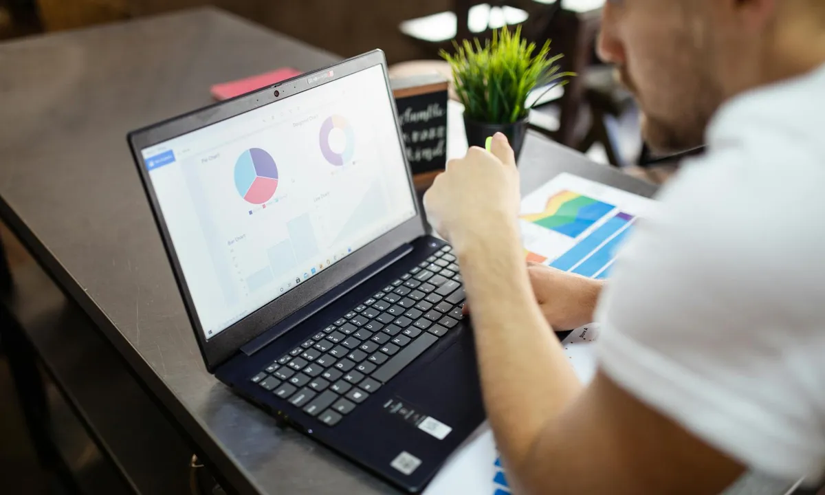 Sales Pipeline Automation Examples That Boost Conversion automation workflow graphic